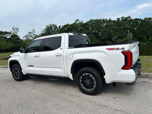 Ice Cap 2025 Toyota Tundra SR5