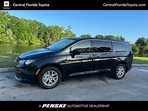 2023 Chrysler Voyager LX