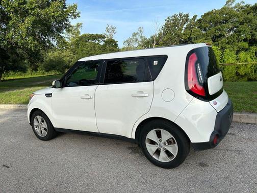 Clear White 2016 Kia Soul Base