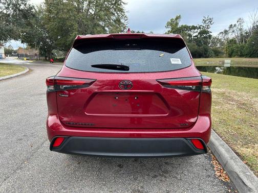 2025 Toyota Highlander XLE