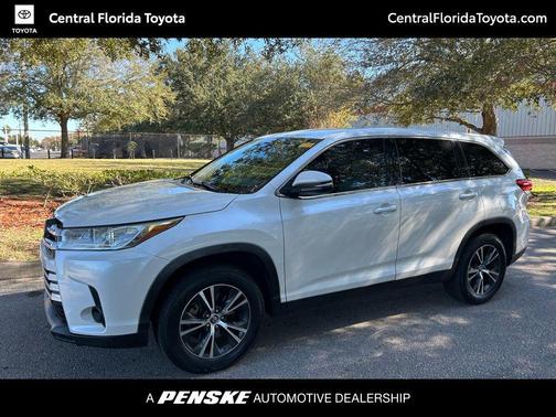 2019 Toyota Highlander LE I4