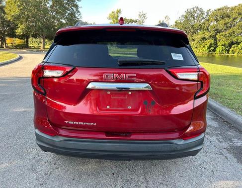 2022 GMC Terrain SLE