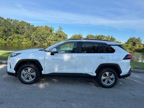 2024 Toyota RAV4 Hybrid XLE