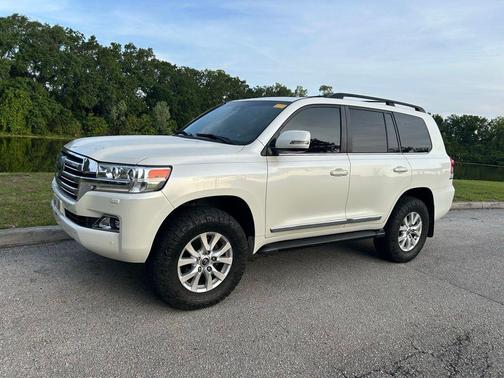 Blizzard Pearl 2019 Toyota Land Cruiser Base