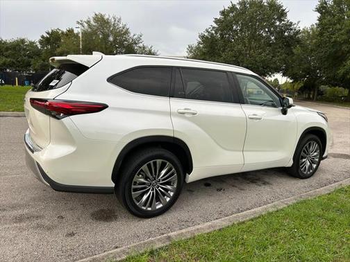 2021 Toyota Highlander Platinum
