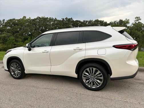 2021 Toyota Highlander Platinum