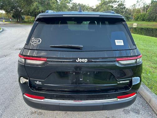 2024 Jeep Grand Cherokee Laredo