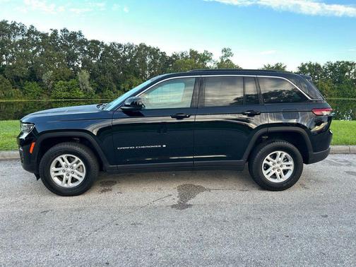 2024 Jeep Grand Cherokee Laredo