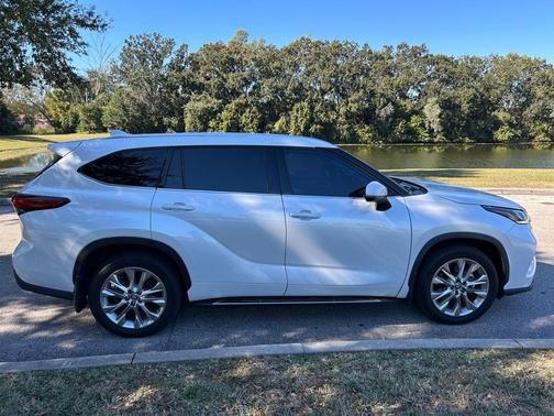2022 Toyota Highlander Limited