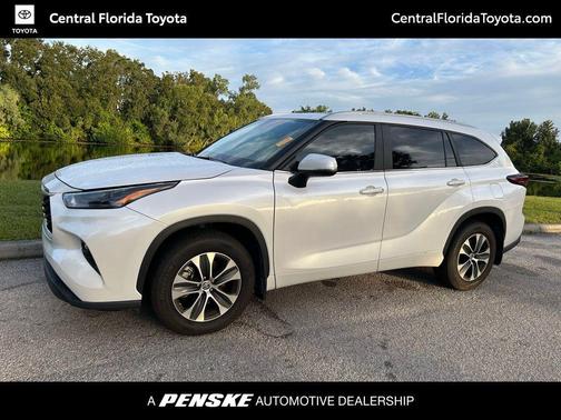 2024 Toyota Highlander XLE