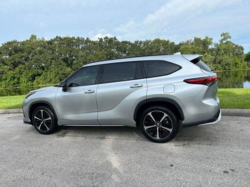 2022 Toyota Highlander XSE