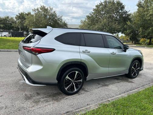 2022 Toyota Highlander XSE