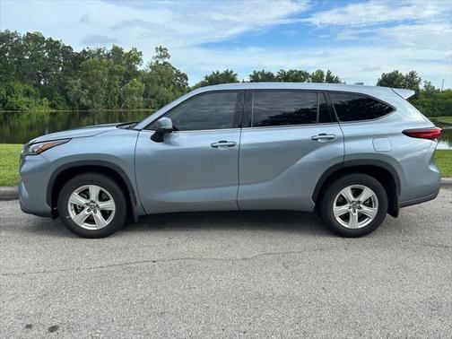 2020 Toyota Highlander LE