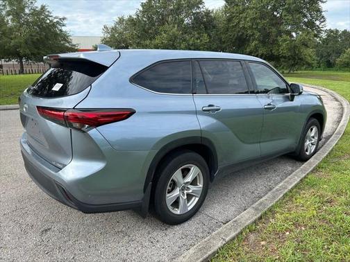 2020 Toyota Highlander LE