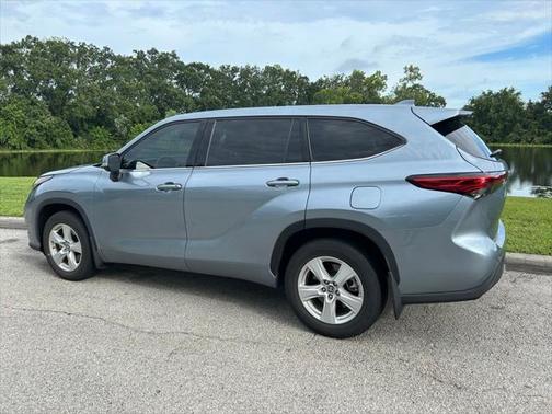2020 Toyota Highlander LE