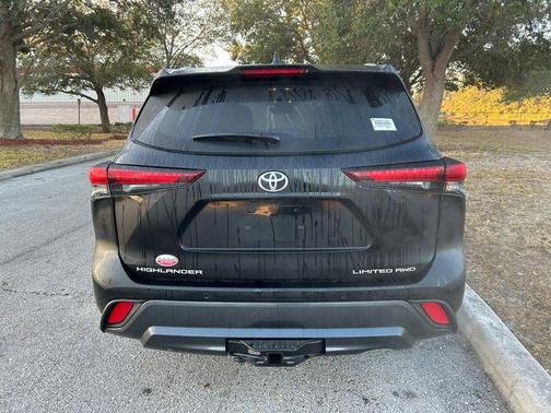 2025 Toyota Highlander Limited