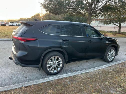 2025 Toyota Highlander Limited