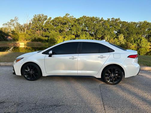 Wind Chill Pearl 2024 Toyota Corolla SE