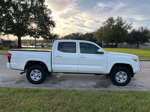 2022 Toyota Tacoma SR