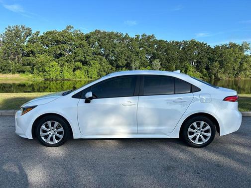 Ice Cap 2024 Toyota Corolla LE