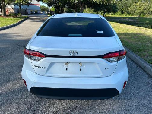Ice Cap 2024 Toyota Corolla LE