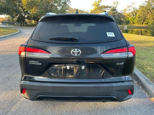 2024 Toyota Corolla Cross XLE