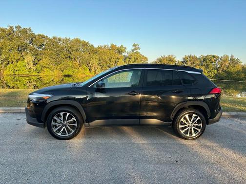 2024 Toyota Corolla Cross XLE