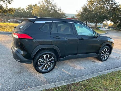 2024 Toyota Corolla Cross XLE