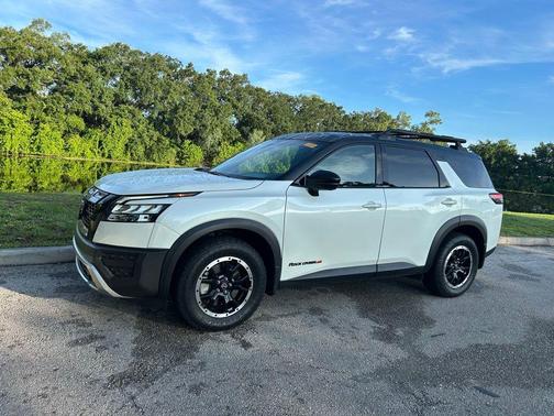 Pearl White Tricoat/Super Black 2023 Nissan Pathfinder Rock Creek 4WD
