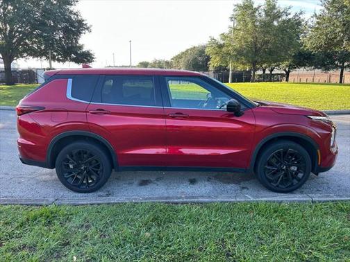 2022 Mitsubishi Outlander Black Edition 2WD