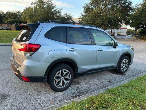 2024 Subaru Forester Premium