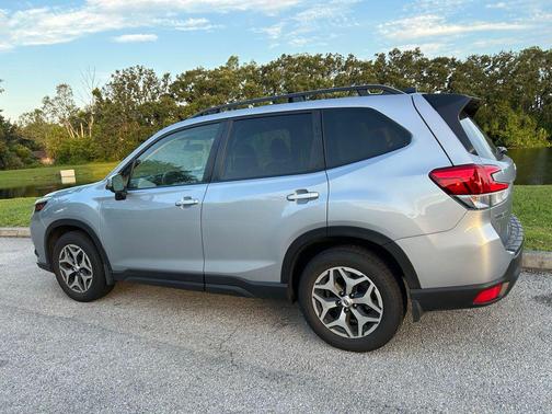 2024 Subaru Forester Premium