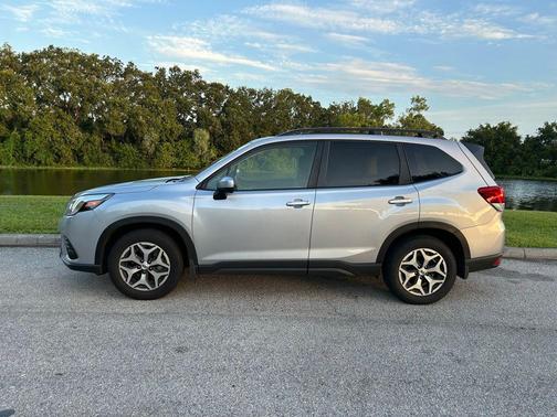 2024 Subaru Forester Premium