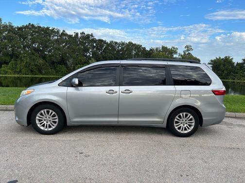 2016 Toyota Sienna XLE Premium