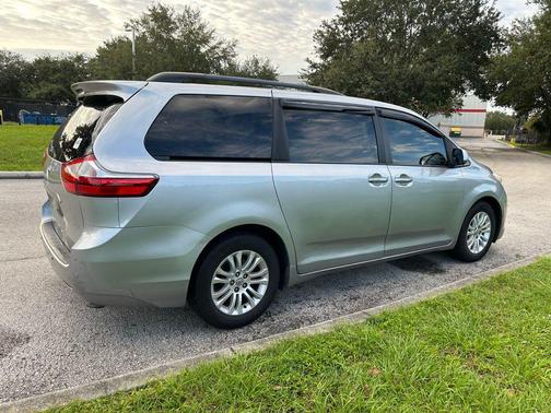 2016 Toyota Sienna XLE Premium