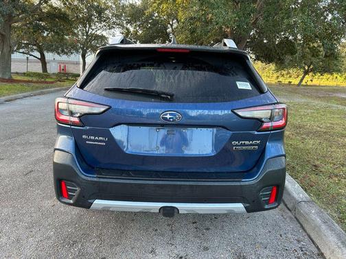 2022 Subaru Outback Touring XT