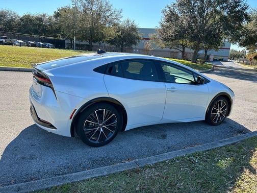 2023 Toyota Prius XLE