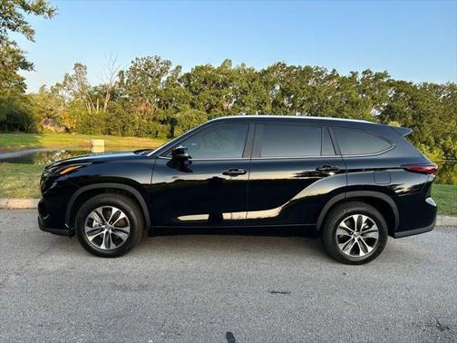 2024 Toyota Highlander XLE