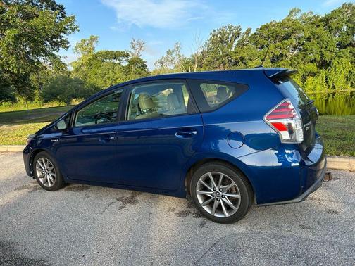 Blue Ribbon Metallic 2017 Toyota Prius v Five