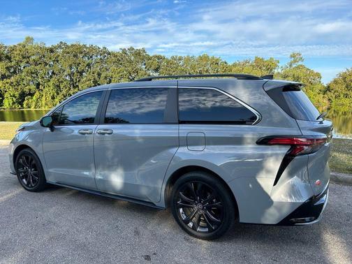 2023 Toyota Sienna XSE 7 Passenger