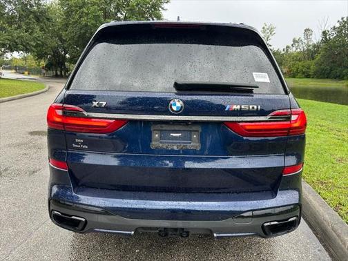 2022 BMW X7 M50i