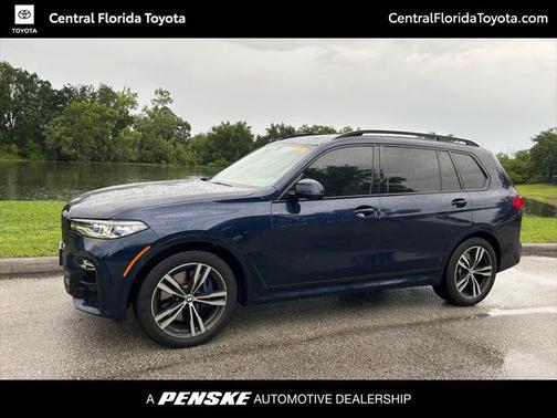 2022 BMW X7 M50i
