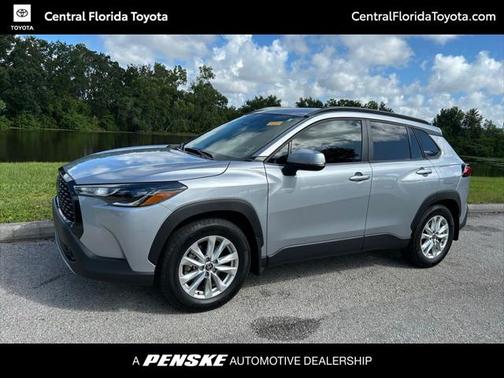 2024 Toyota Corolla Cross LE