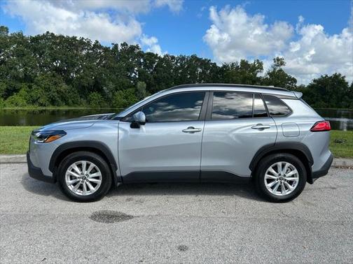 2024 Toyota Corolla Cross LE