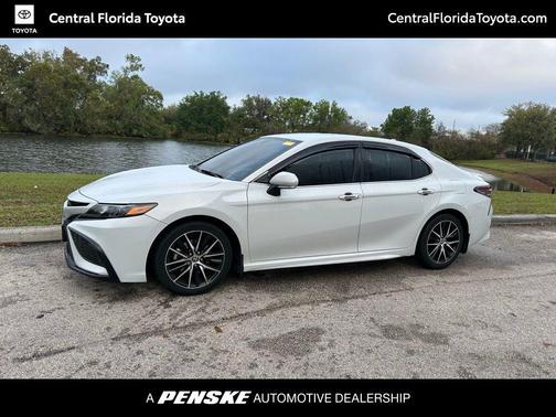 2022 Toyota Camry SE