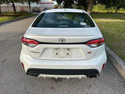 Blizzard Pearl 2020 Toyota Corolla SE