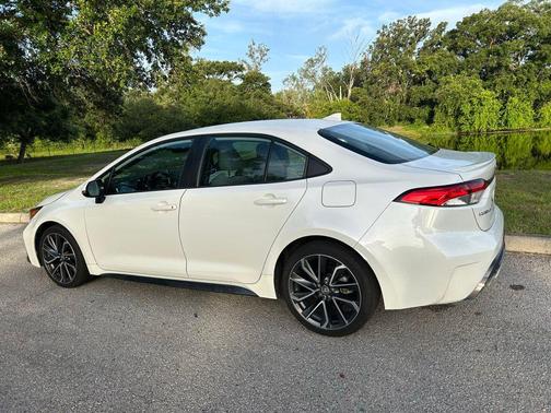 Blizzard Pearl 2020 Toyota Corolla SE