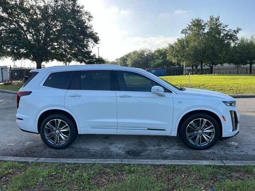 Crystal White 2021 Cadillac XT6 Premium Luxury FWD