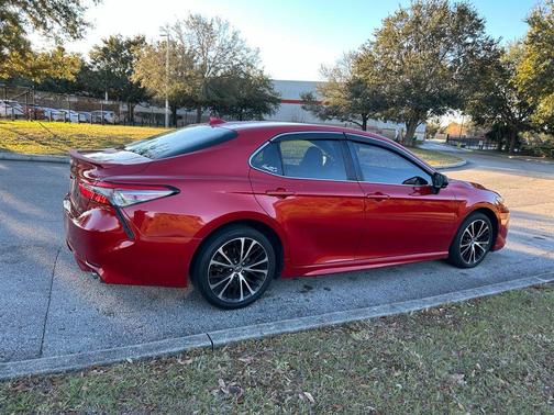 2019 Toyota Camry SE