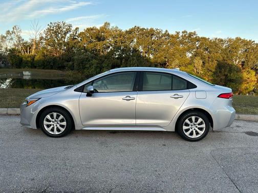 2025 Toyota Corolla Hybrid SE